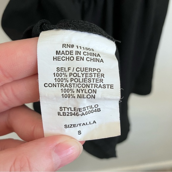 June & Hudson Wrap top with Lace - Picture 7 of 7